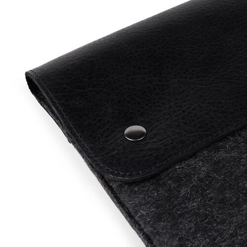  MegaGear Genuine Leather and Fleece Sleeve for 13.3