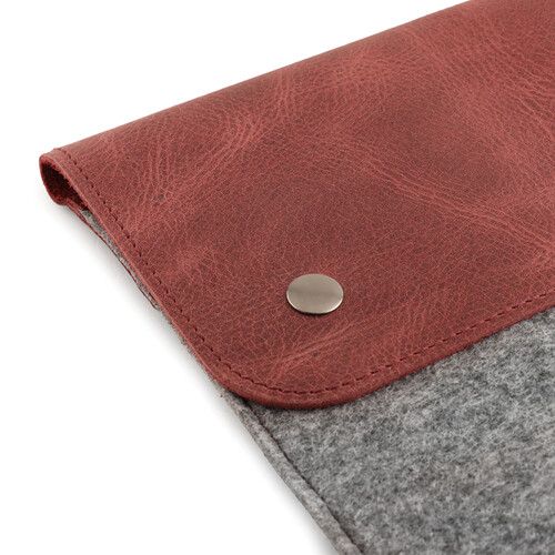  MegaGear Genuine Leather and Fleece Sleeve for 13.3