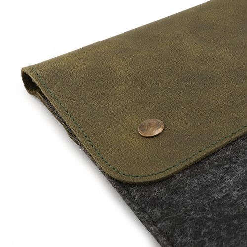  MegaGear Genuine Leather and Fleece Sleeve for 13.3