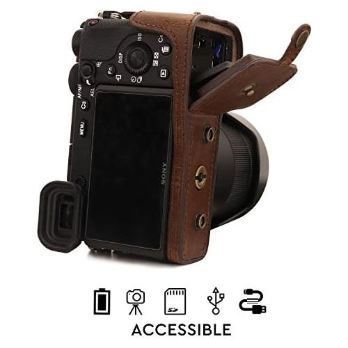  MegaGear Ever Ready Leather Camera Case Compatible with Sony Alpha A6600 (18-135mm)