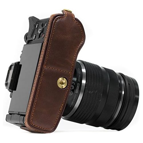  MegaGear Ever Ready Leather Camera Half Case Compatible with Olympus OM-D E-M5 Mark II