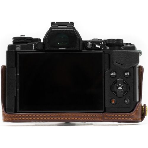  MegaGear Ever Ready Leather Camera Half Case Compatible with Olympus OM-D E-M5 Mark II