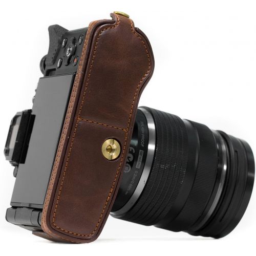  MegaGear Ever Ready Leather Camera Half Case Compatible with Olympus OM-D E-M5 Mark II