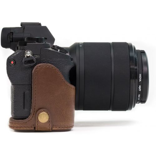  MegaGear Sony Alpha A7S II, A7R II, A7 II (28-70mm) Ever Ready Leather Camera Case and Strap, with Battery Access - Dark Brown - MG1121