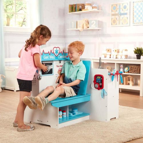  Melissa & Doug Doctor Activity Center