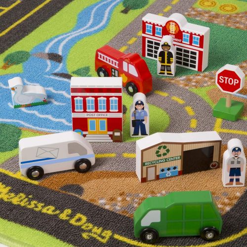  Melissa & Doug Deluxe Activity Road Rug Play Set with 49 Wooden Vehicles and Play Pieces