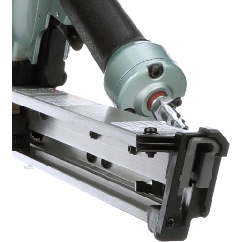  Metabo HPT 2-1/2-Inch Strap-Tite Fastening System Strip Nailer, Short Magazine, Pneumatic, Accepts 1-1/2 and 2-1/2 Nails, Metal Connector | NR65AK2(S)