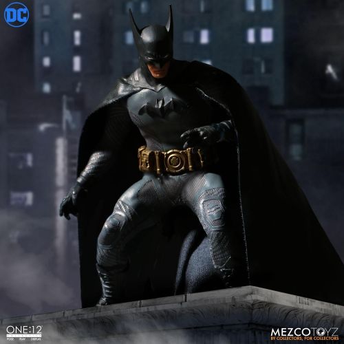  Mezco Toys One:12 Collective: DC Ascending Knight Batman Action Figure