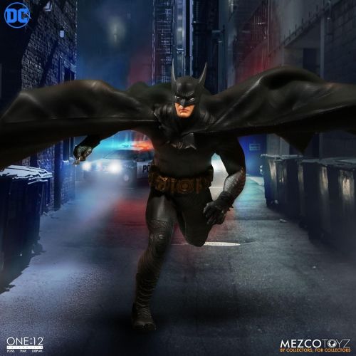  Mezco Toys One:12 Collective: DC Ascending Knight Batman Action Figure