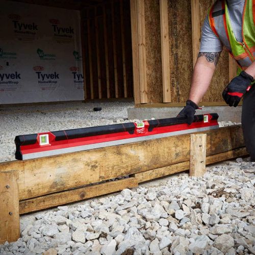  Milwaukee 48 REDSTICK Concrete Screed Level