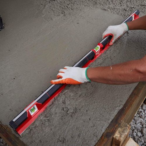  Milwaukee 48 REDSTICK Concrete Screed Level