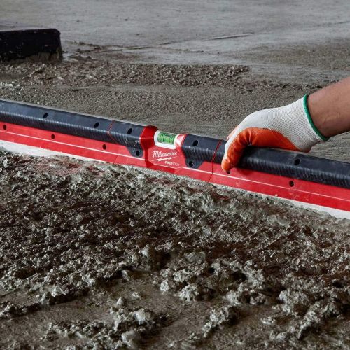  Milwaukee 48 REDSTICK Concrete Screed Level