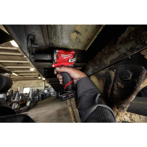  MILWAUKEE M12 FUEL Stubby 1/2 in. Impact