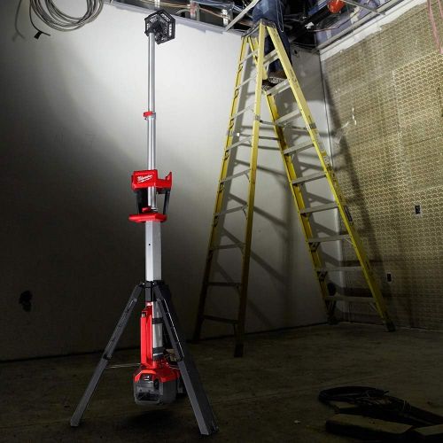  Milwaukee M18 ROCKET DUAL POWER TOWER LIGHT