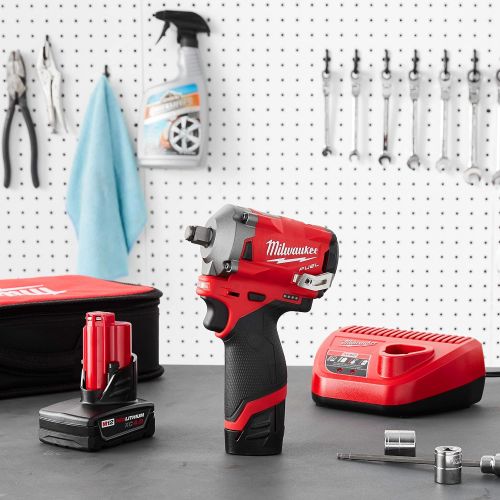  [아마존베스트]Milwaukee 2555-22 M12 FUEL 12-Volt Lithium-Ion Brushless Cordless Stubby 1/2 in. Impact Wrench Kit with One 4.0 and One 2.0Ah Batteries