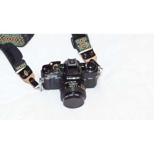  [아마존베스트]Minolta X-700 35mm Film SLR with Minolta MD 50mm 1:2 Manual Focus Lens