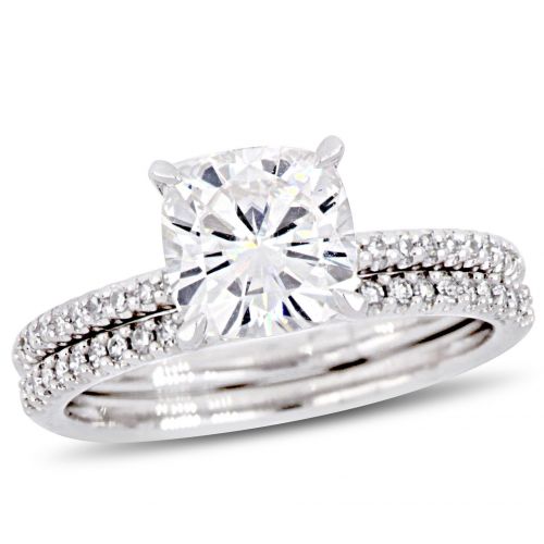  Moissanite by Miadora Signature Collection 14k White Gold 2ct TGW Cushion-Cut Moissanite and 14ct TDW Diamond Bridal Ring Set by Miadora