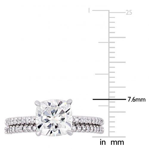  Moissanite by Miadora Signature Collection 14k White Gold 2ct TGW Cushion-Cut Moissanite and 14ct TDW Diamond Bridal Ring Set by Miadora