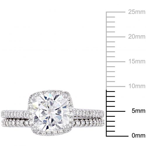  Moissanite by Miadora Signature Collection 14k White Gold 2ct TGW Cushion-Cut Moissanite and 13ct TDW Diamond Bridal Ring Set by Miadora