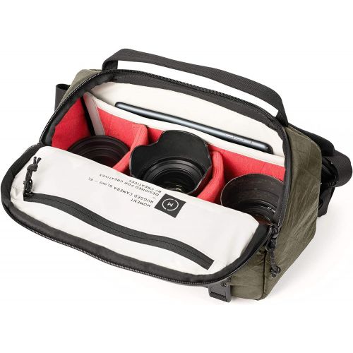 모멘트 Moment 6L Camera Sling Bag - Adjustable Straps, Magnetic Clips, Weatherproof