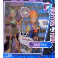 Monster High EXCLUSIVE WEREWOLF SISTER PACK w CLAWDEEN & HOWLEEN WOLF DOLLS, Diary & Pet CUSHION Daughters of the Werewolf (2011)