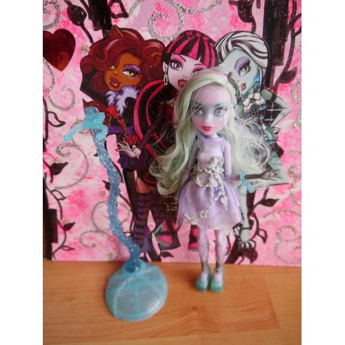 몬스터하이 Monster High Haunted Getting Ghostly Twyla Doll