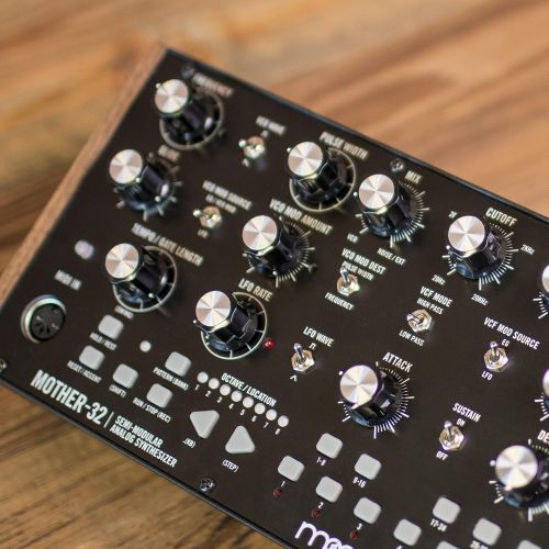  [아마존베스트]Moog Music Inc. Moog Mother-32 Semi Modular Analog Synthesizer