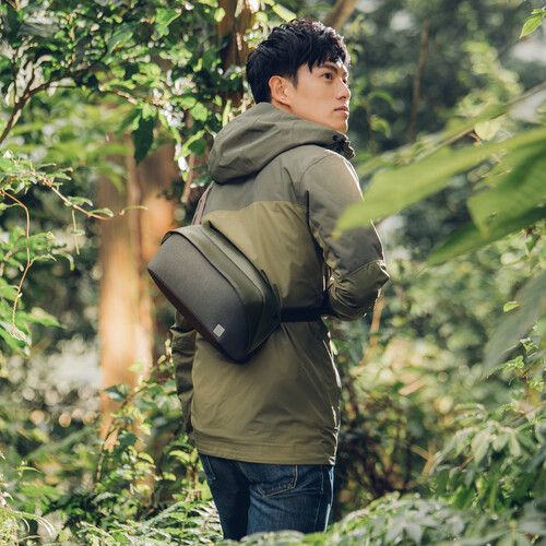  Moshi Tego Slingpack (Olive Green)