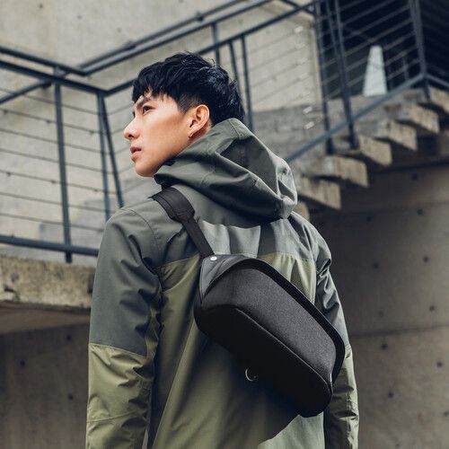  Moshi Tego Slingpack (Black)