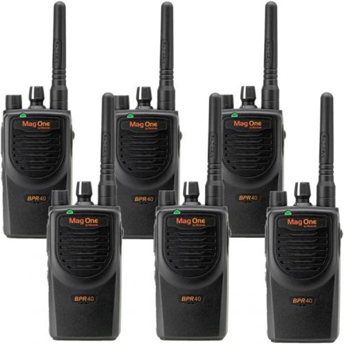 모토로라 Motorola Solutions 6 Mag One By Motorola BPR40 (Pre-Programmed) - UHF 4 Watt 8 Channel Radios & 1 Motorola PMPN4184 6 Radio Charger(Black)