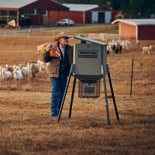  Moultrie Ranch Series Broadcast Feeder (450 lb)