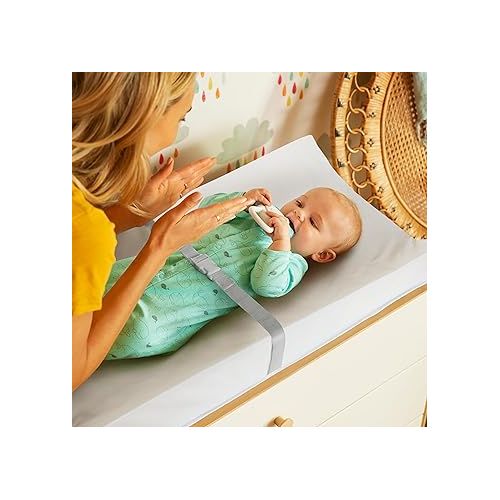 먼치킨 Munchkin® Secure Grip™ Contoured Baby Diaper Changing Pad for Dresser, Waterproof, 16