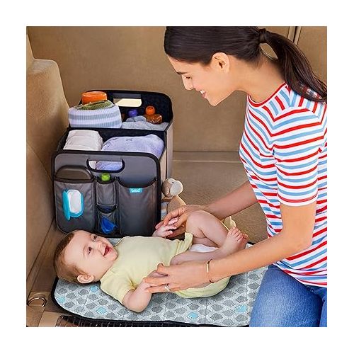 먼치킨 Munchkin® Brica® Out-n-About™ Collapsible Trunk Organizer & Diaper Changing Station