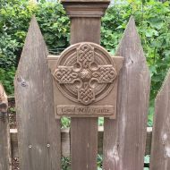 Mygardengoddess Cead Mile Failte (Gaelic) One Hundred Thousand Welcomes Garden Plaque in Sandstone (Brown)