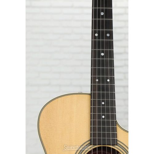  NEW
? Martin SC-28E Acoustic-electric Guitar with Fishman Aura VT Blend Electronics - Aged Natural