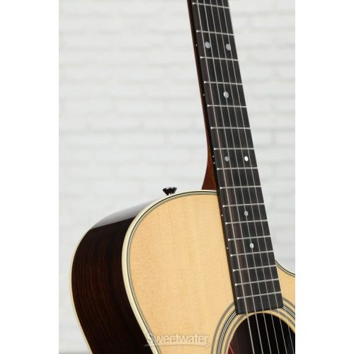  NEW
? Martin SC-28E Acoustic-electric Guitar with Fishman Aura VT Blend Electronics - Aged Natural