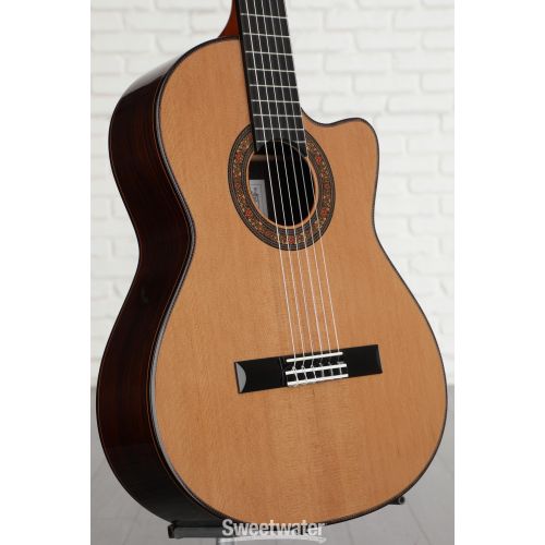 NEW
? Alvarez Yairi CYM75CE Masterworks Classical Acoustic-electric Guitar - Natural
