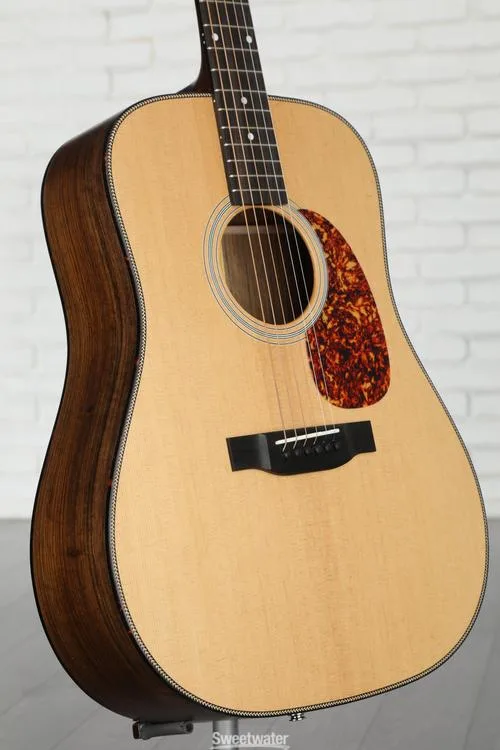 NEW
? Eastman Guitars E3DE Dreadnought Acoustic-electric Guitar - Natural