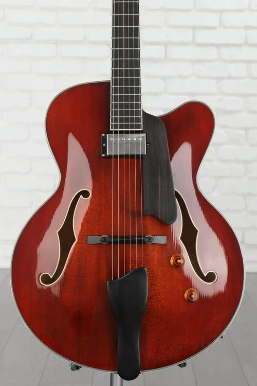 NEW
? Eastman Guitars AR503CE Archtop Hollowbody Electric Guitar - Classic