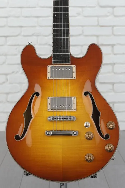 NEW
? Eastman Guitars T184MX-GB Thinline Semi-hollowbody Electric Guitar - Goldburst