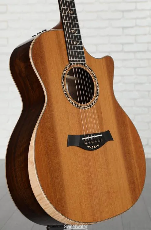 NEW
? Taylor Custom Catch #11 Grand Auditorium Acoustic-electric Guitar - Chocolate Shaded Edge Burst with Aged Toner Top