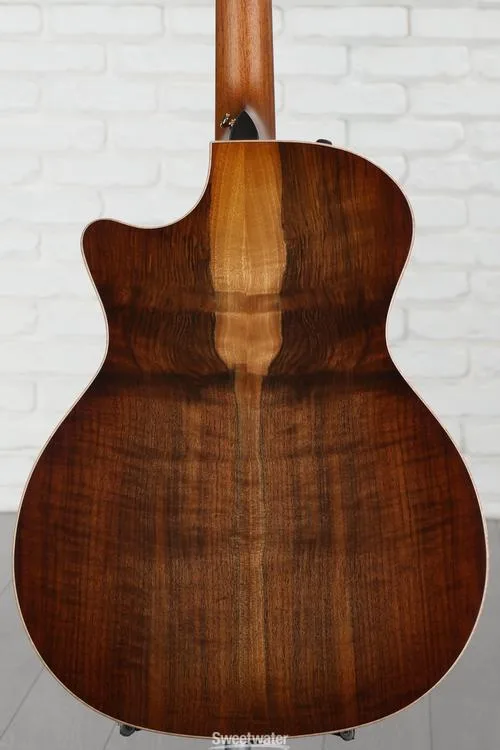  NEW
? Taylor Custom Catch #11 Grand Auditorium Acoustic-electric Guitar - Chocolate Shaded Edge Burst with Aged Toner Top