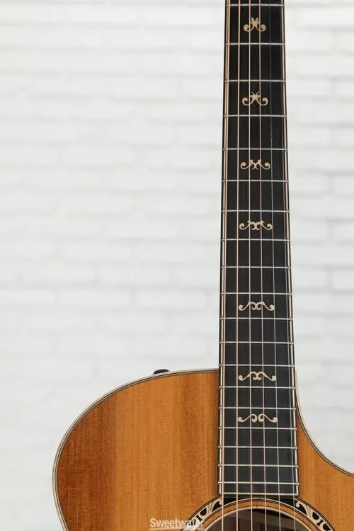  NEW
? Taylor Custom Catch #11 Grand Auditorium Acoustic-electric Guitar - Chocolate Shaded Edge Burst with Aged Toner Top