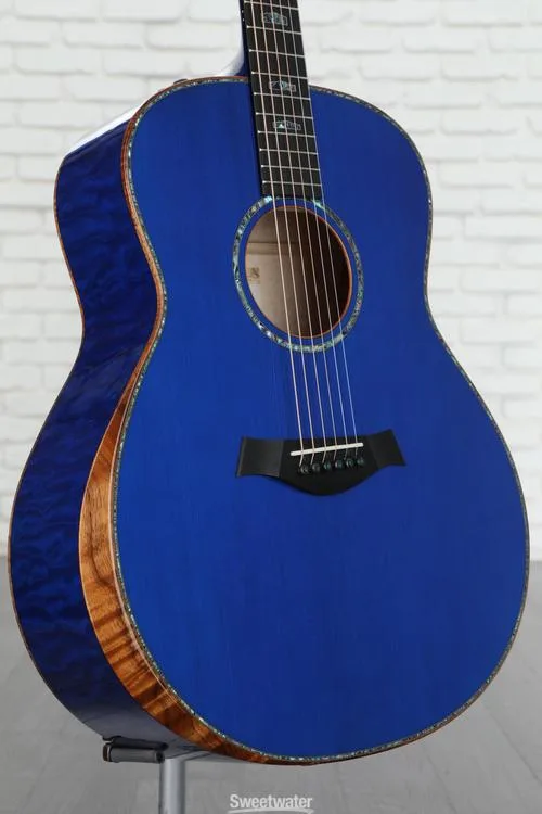 NEW
? Taylor C18e B400 Catch #3 Acoustic-electric Guitar - Royal Blue