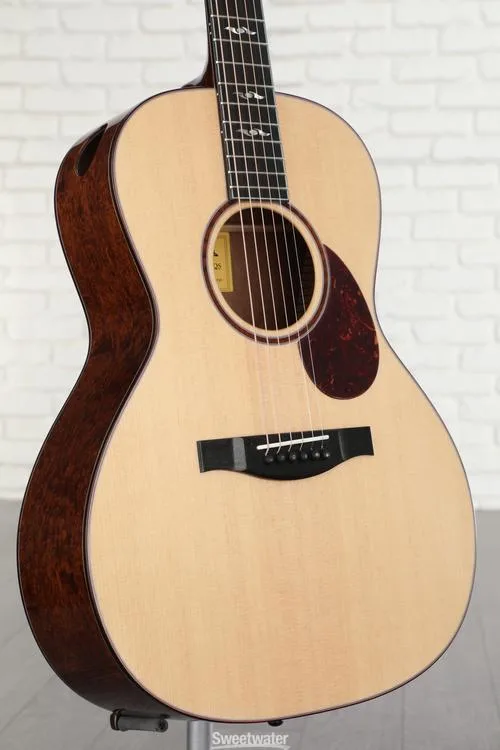 NEW
? Eastman Guitars L-OOSS-QS Acoustic Guitar - Natural