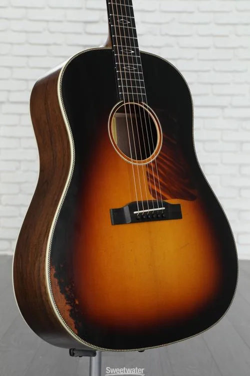 NEW
? Eastman Guitars E22 Acoustic Guitar - Antique Sunburst Varnish