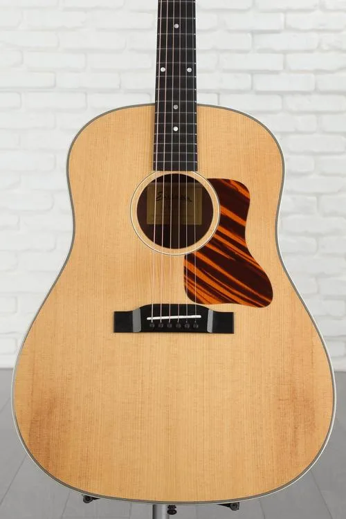  NEW
? Eastman Guitars E6SS-TC Slope Shoulder Dreadnought Acoustic Guitar - Natural