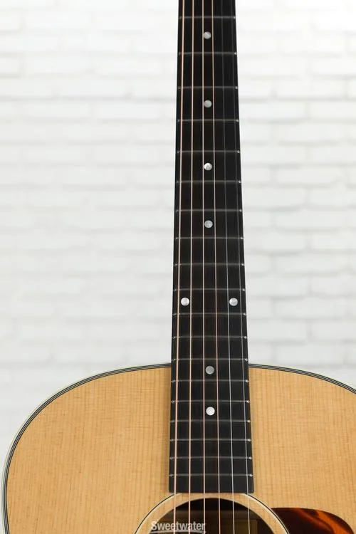  NEW
? Eastman Guitars E6SS-TC Slope Shoulder Dreadnought Acoustic Guitar - Natural