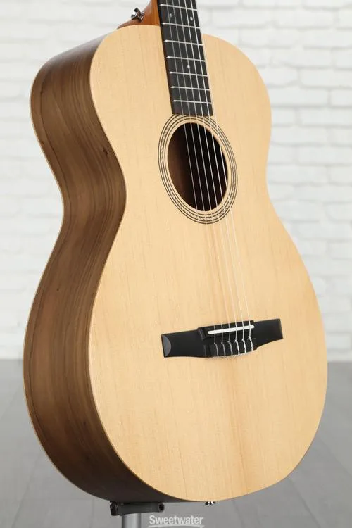 NEW
? Taylor Academy 12e-N Left-handed Nylon-string Acoustic-electric Guitar - Natural