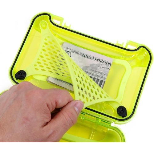  Nanuk 320-0002 Nano Series Waterproof Medium Hard Case for Phones, Cameras and Electronics (Lime)